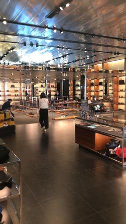 how do go prada montevarchi from s a n firenze|The Prada Outlet in Montevarchi .